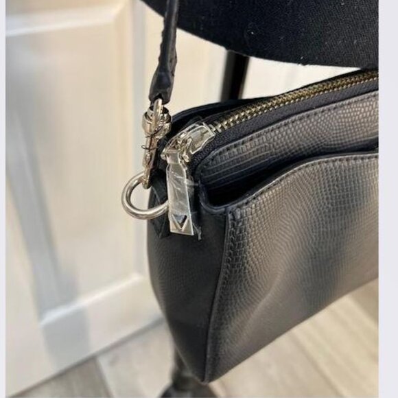 Guess Est 1981 Purse in Black - NWOT - Picture 3 of 9